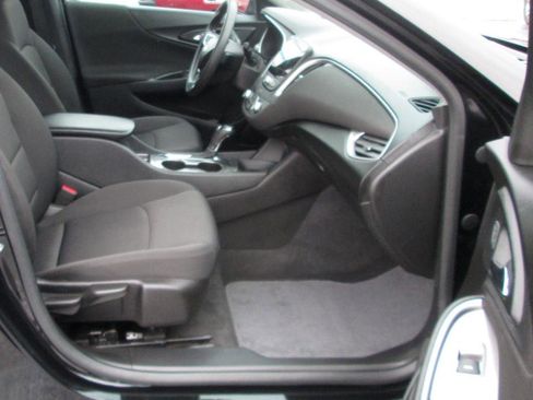 Used 2019 Chevrolet Malibu LS image 13