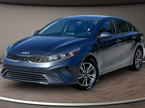 Used 2022 Kia Forte LXS FWD image 1