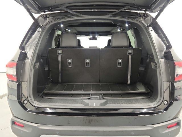 Used 2025 Honda Pilot TrailSport image 26