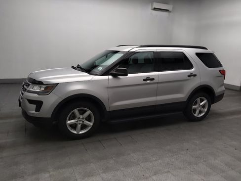 Used 2018 Ford Explorer 4WD image 2