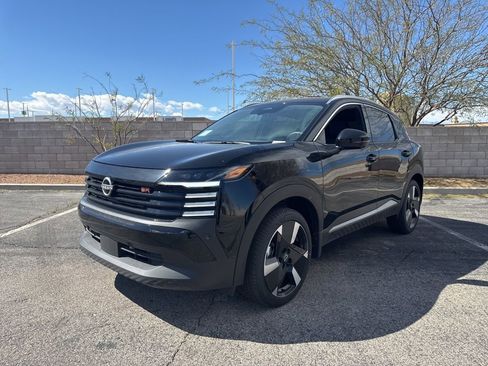 Used 2025 Nissan Kicks SR image 1