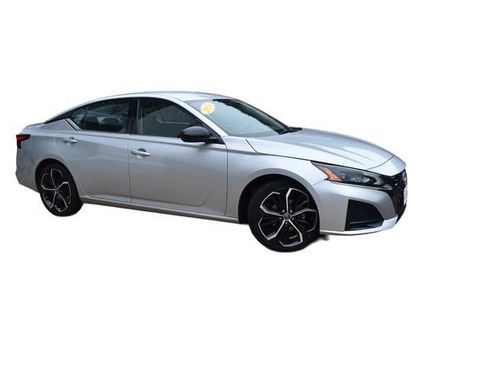 Used 2024 Nissan Altima 2.5 SR FWD image 2