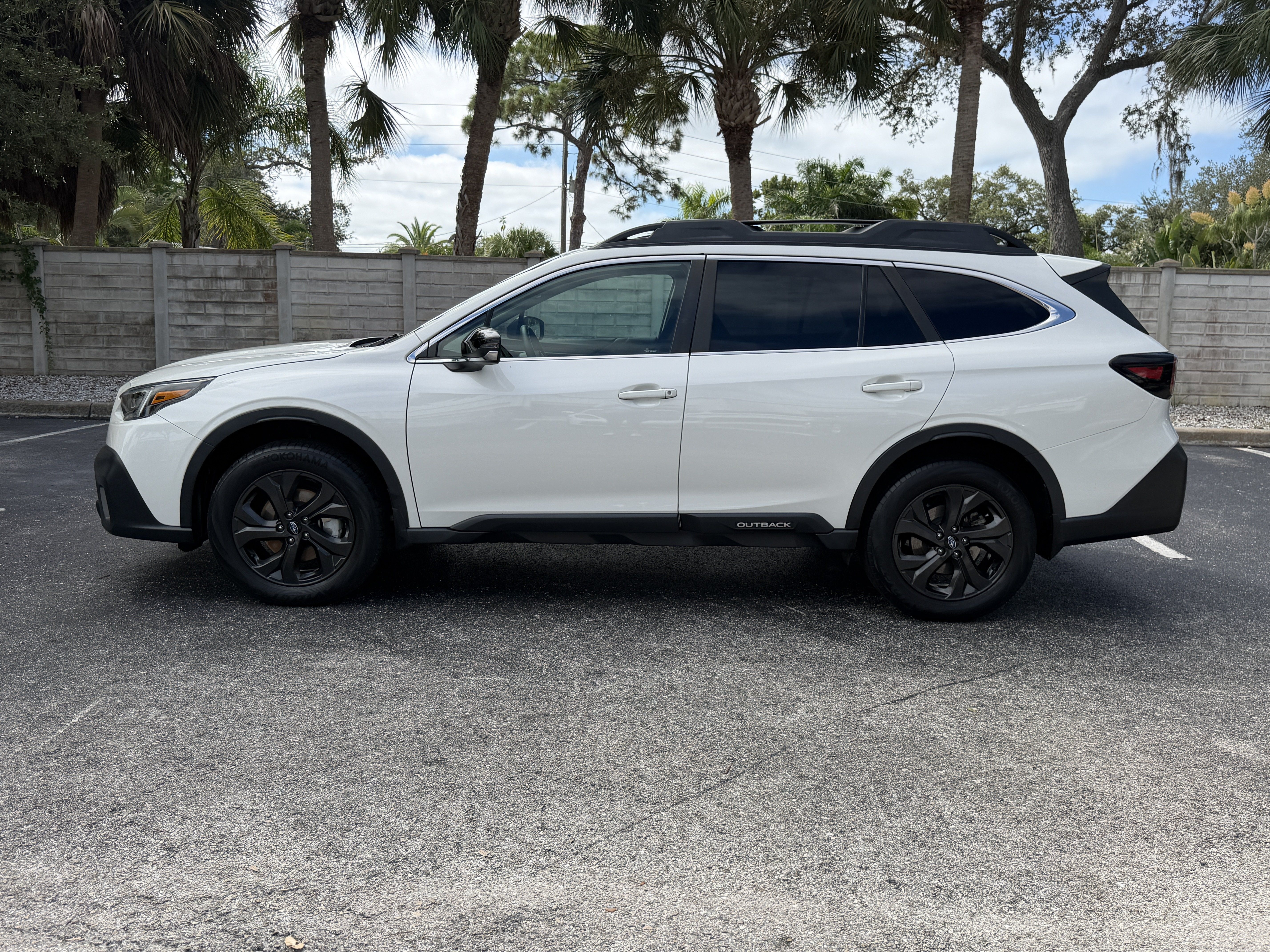 Used 2021 Subaru Outback Onyx Edition XT w/ Popular Package #2 AWD/4WD image 2