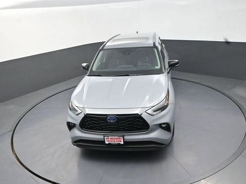Used 2024 Toyota Highlander XLE image 30