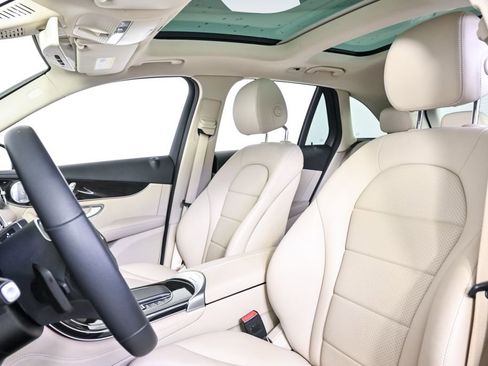 Used 2020 Mercedes-Benz GLC 300 image 6