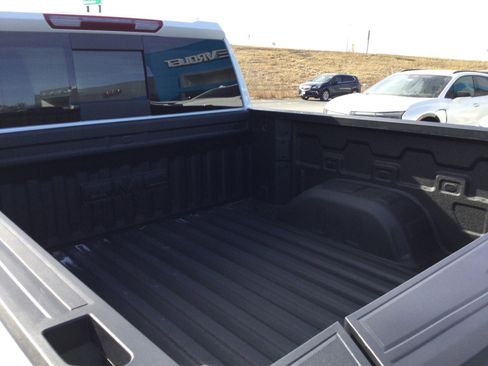 Used 2026 GMC Sierra 1500 SLT w/ SLT Premium Plus Package image 11