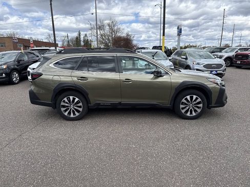 Used 2023 Subaru Outback Limited AWD/4WD image 4