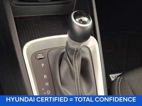 Certified 2025 Hyundai Venue SEL FWD image 21