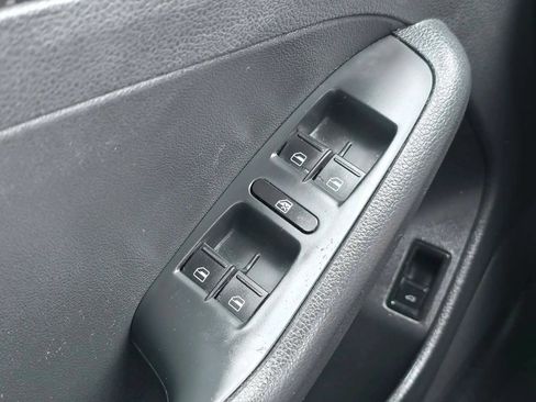 Used 2017 Volkswagen Jetta SE FWD image 27