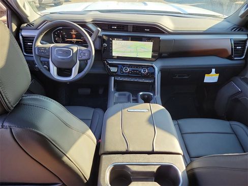 New 2026 GMC Sierra 2500 Denali w/ Denali Reserve Package image 17