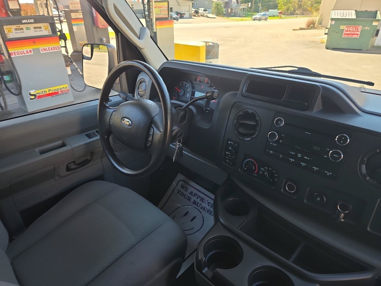 Used 2010 Ford E-350 and Econoline 350 XL RWD image 12