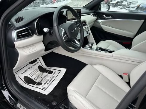 Used 2025 Genesis G70 2.5T image 11