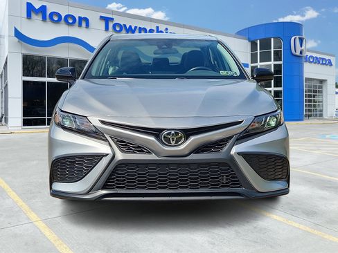 Used 2021 Toyota Camry SE AWD/4WD image 2