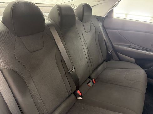 Used 2023 Hyundai Elantra SE FWD image 27