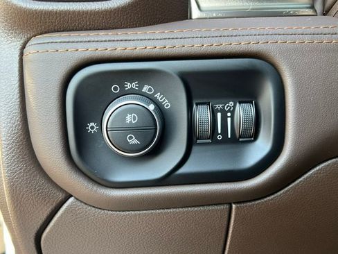 Used 2025 RAM 3500 Longhorn image 34