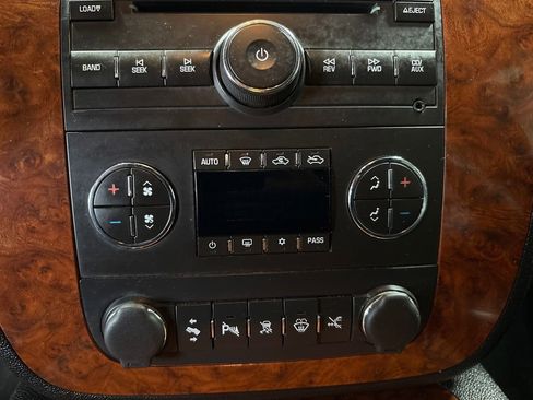 Used 2007 Chevrolet Avalanche LTZ w/ LTZ Preferred Equipment Group image 24