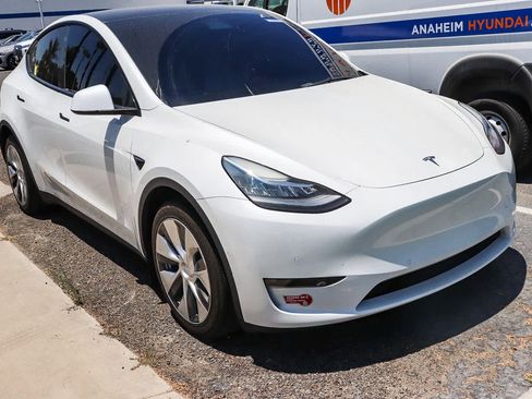 Used 2021 Tesla Model Y Long Range AWD/4WD image 14