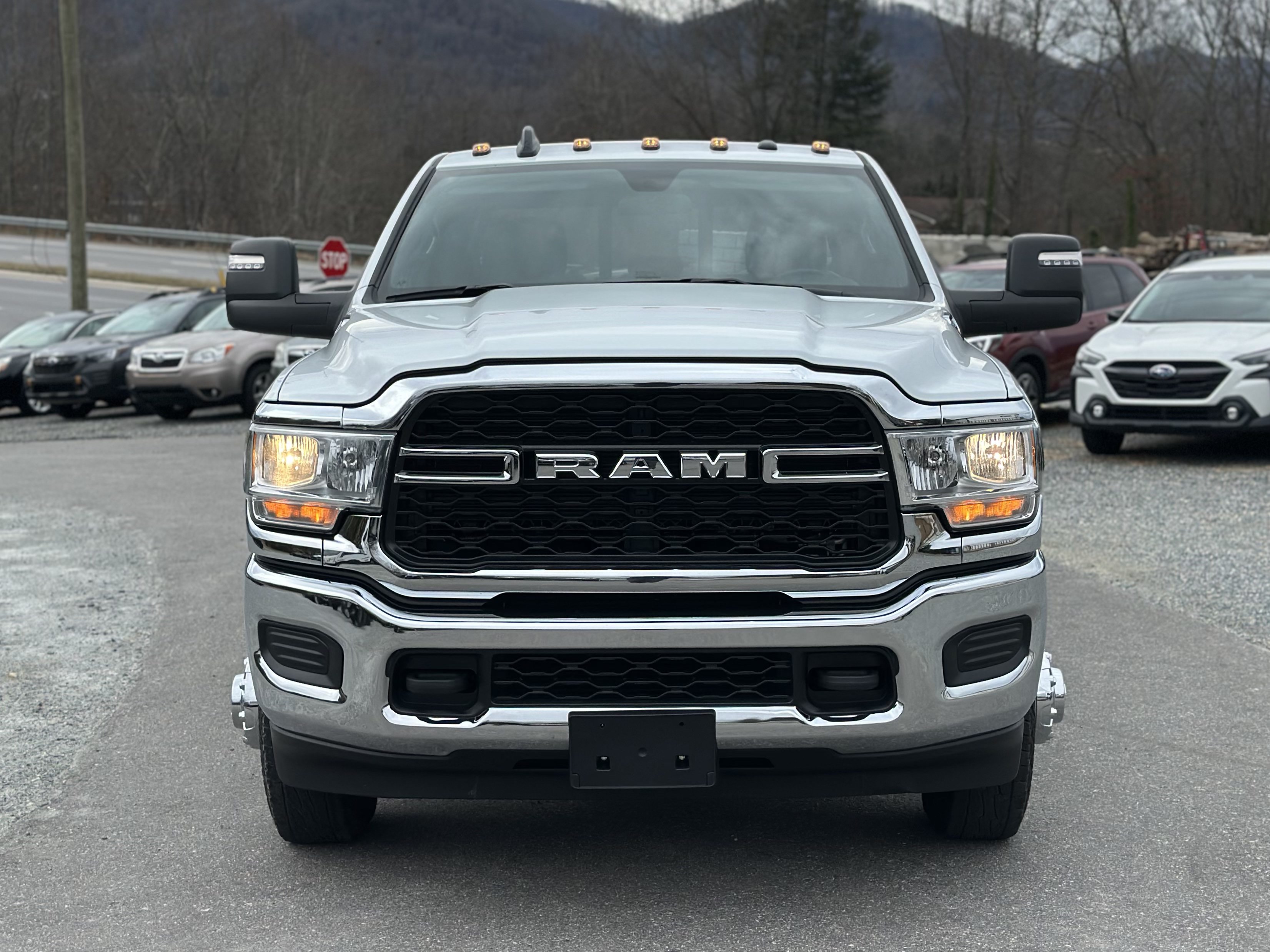 Used 2024 RAM 3500 Tradesman w/ Chrome Appearance Group AWD/4WD image 22