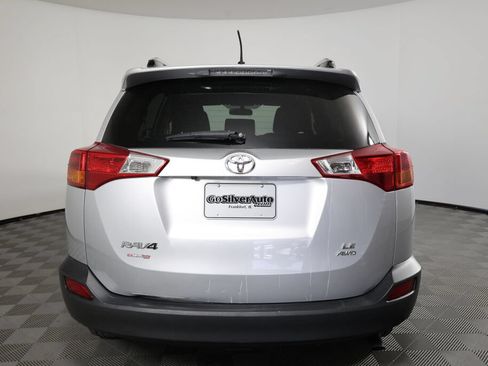 Used 2015 Toyota RAV4 LE AWD/4WD image 3