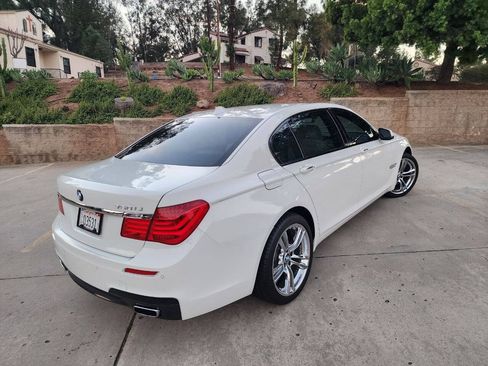 Used 2012 BMW 750Li w/ Driver Assistance Pkg RWD image 6