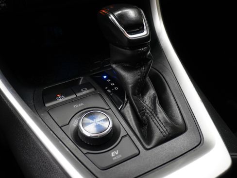 Used 2020 Toyota RAV4 XSE image 20