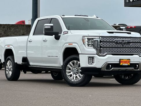 Used 2022 GMC Sierra 3500 Denali image 2