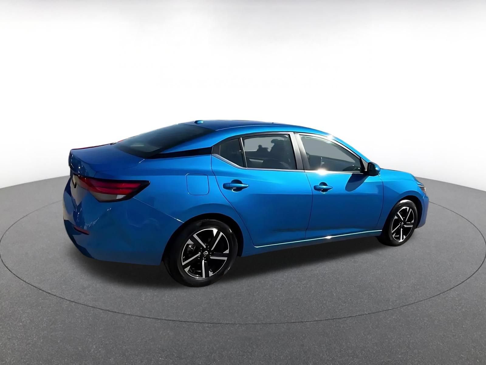 Used 2025 Nissan Sentra SV FWD image 13