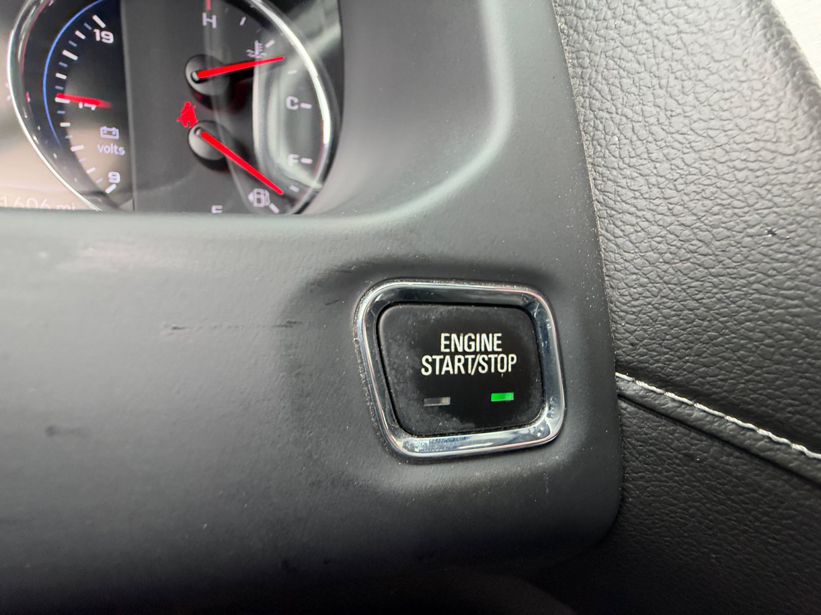 Used 2022 GMC Acadia SLT w/ Technology Package AWD/4WD image 30