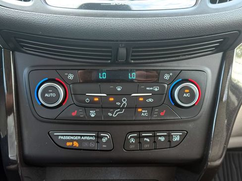 Used 2019 Ford Escape Titanium AWD/4WD image 27