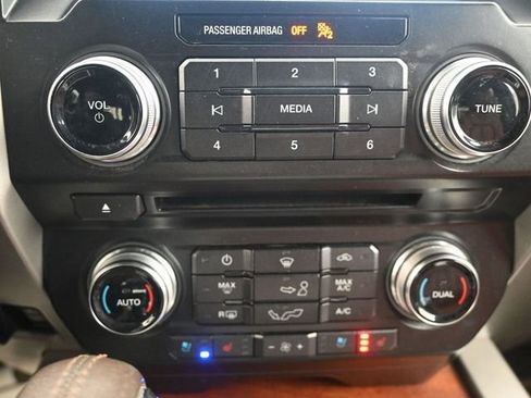 Used 2018 Ford F150 King Ranch image 19