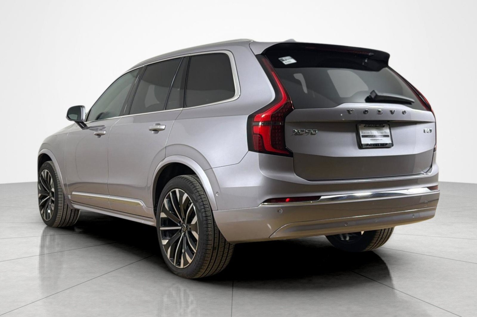 Used 2026 Volvo XC90 B6 Plus w/ Protection Package AWD/4WD image 3