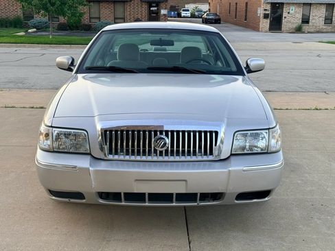 Used 2008 Mercury Grand Marquis GS RWD image 2