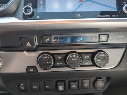 Certified 2022 Toyota Tacoma Limited image 38