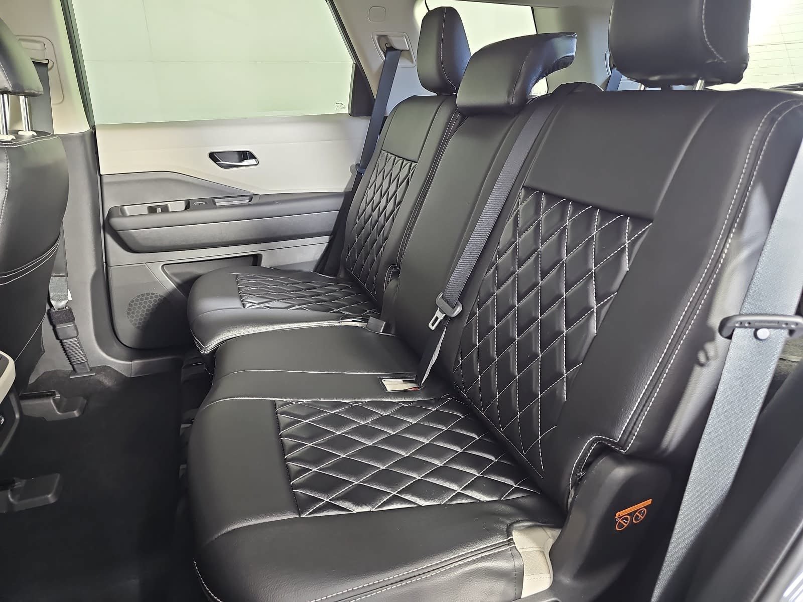 Used 2022 Nissan Pathfinder SV w/ SV Black Package AWD/4WD image 13
