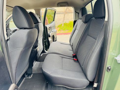 Used 2021 Toyota Tacoma SR5 w/ Trail Edition image 10