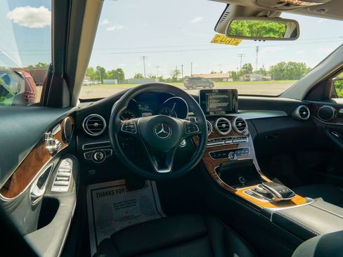 Used 2016 Mercedes-Benz C 300 4MATIC Sedan w/ Surround View Package image 11