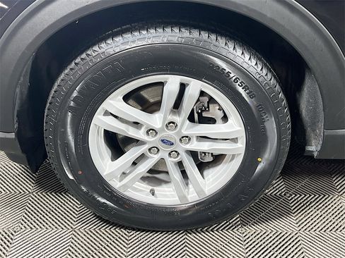 Used 2024 Ford Explorer XLT w/ Equipment Group 202A image 29