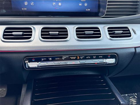 Used 2024 Mercedes-Benz GLE 350 4MATIC image 16