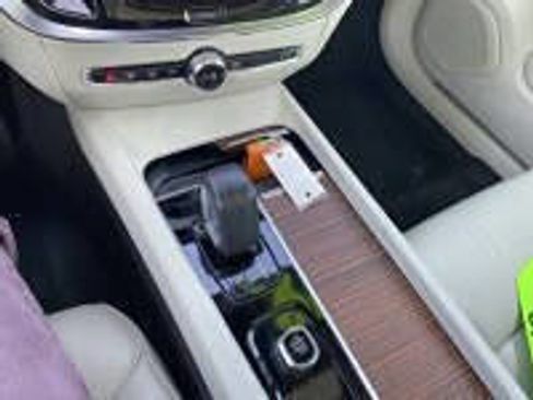 Used 2022 Volvo S60 B5 Inscription image 17