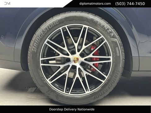 Used 2024 Porsche Cayenne S image 41