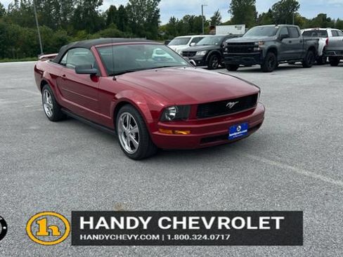 Used 2006 Ford Mustang Convertible RWD image 1