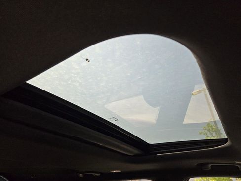 New 2025 Jeep Grand Cherokee L Laredo image 8