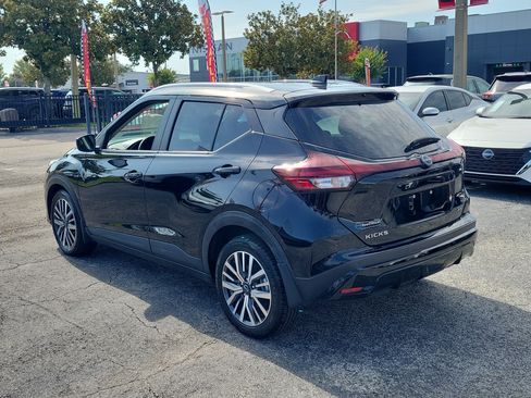Certified 2024 Nissan Kicks SV FWD image 7
