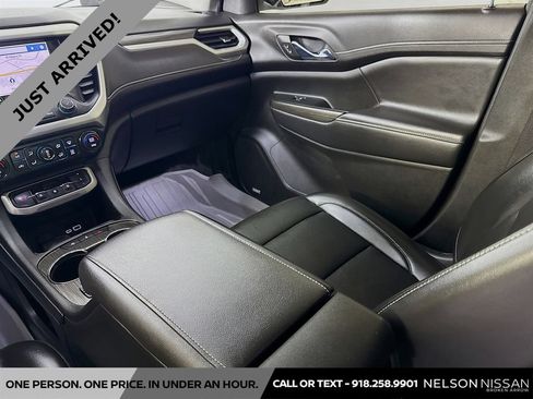 Used 2023 GMC Acadia SLT AWD/4WD image 24