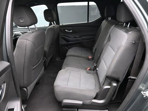 Used 2022 Chevrolet Traverse LT image 12