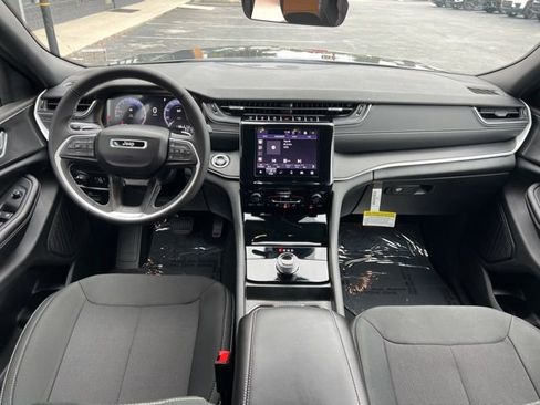 New 2025 Jeep Grand Cherokee Laredo w/ Trailer Tow Package image 20