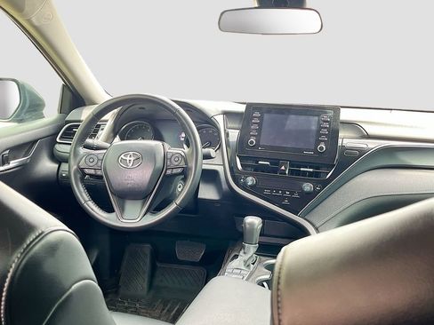 Used 2022 Toyota Camry SE w/ Cold Weather Package image 24