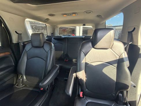 Used 2010 Saturn Outlook XR FWD image 25