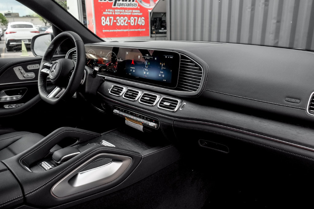 Used 2026 Mercedes-Benz GLS 450 4MATIC image 25