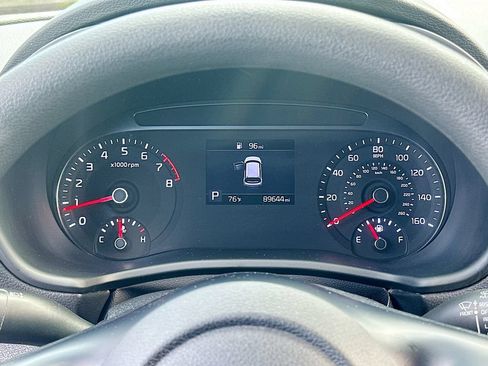 Used 2022 Kia Soul LX w/ Technology Package FWD image 12